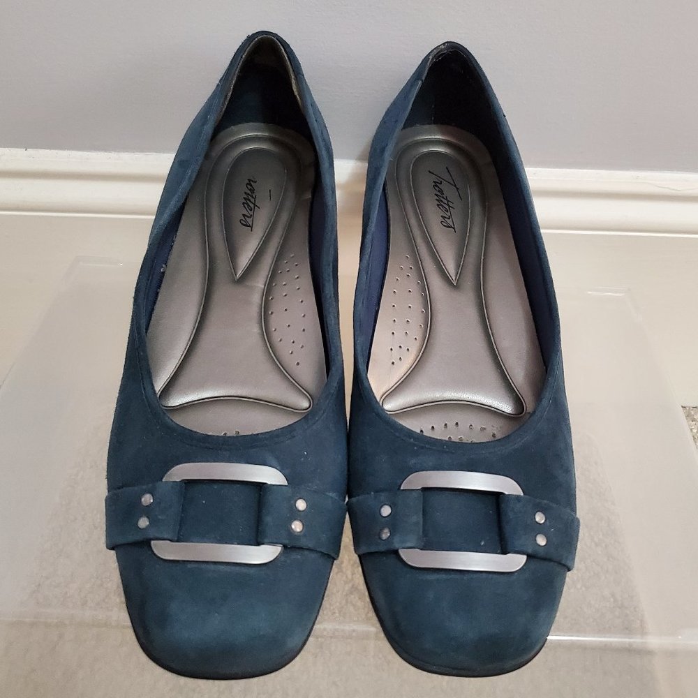 Trotters Navy Suede Flats